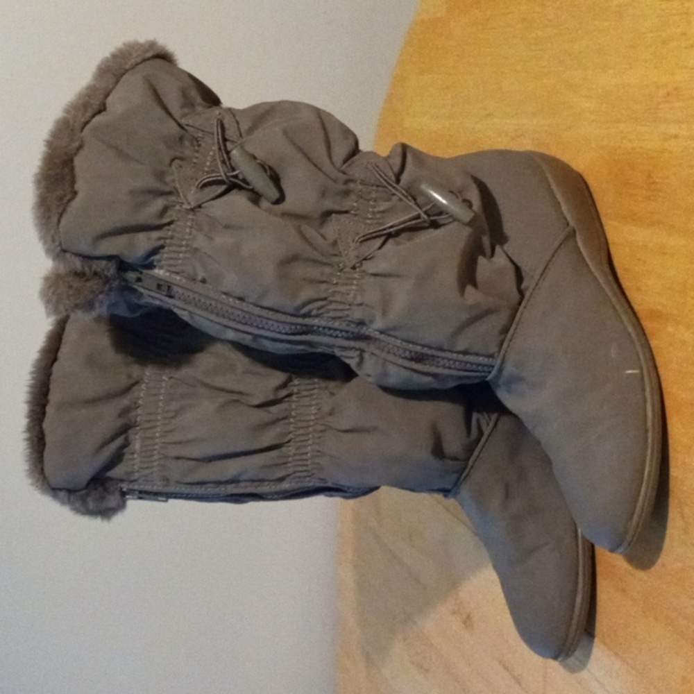 WEATHER SPIRITS BOOTS 8.5 GREY